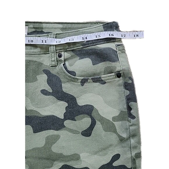 Nili Lotan for Target Women Green Camouflage Casual Pants 12 - Picture 9 of 15